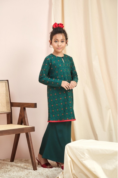 TUSCA KIDS : Millie Kids Kurung Modern in Emerald Green TUSCA KIDS : Millie Kids Kurung Modern in Emerald Green