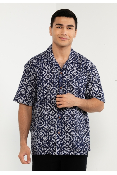 TUSCA MEN |  Ombak Batik Kemeja in Navy Blue